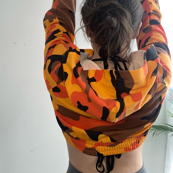Cropped orange army hoodie - Picture 11 of 12